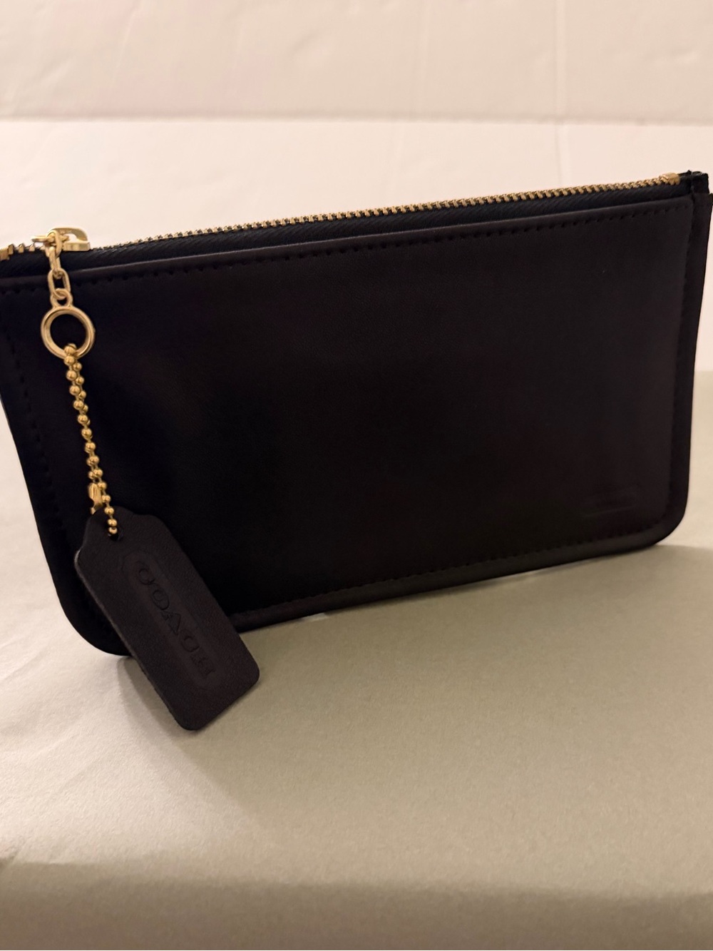 COACH Vintage slim black 7x4x0.25 inch zipper case UEC. Beautiful & Classic